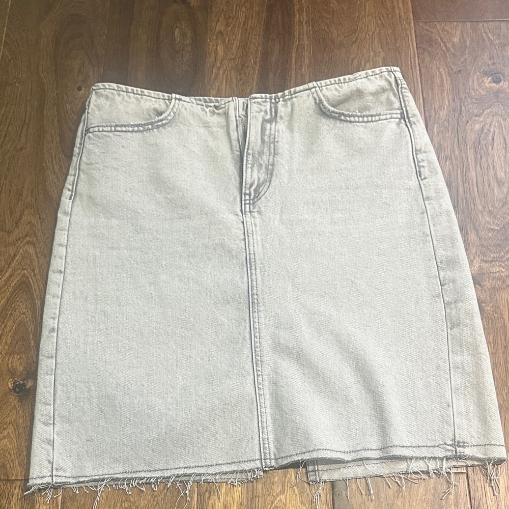 Zara Gray Wash Jean Skirt Size 28